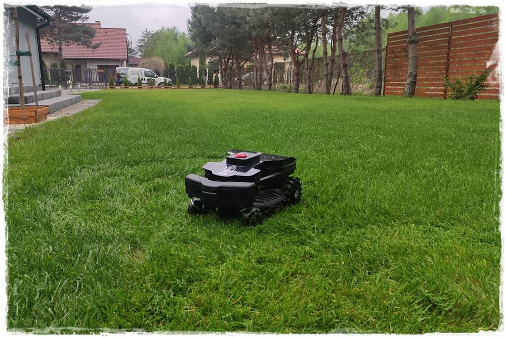 roboty koszące GPS RTK 4