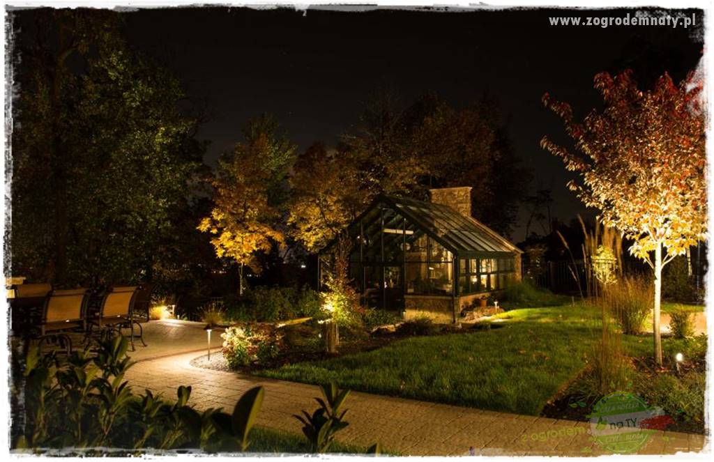 Nowoczesne oświetlenie ogrodu 19